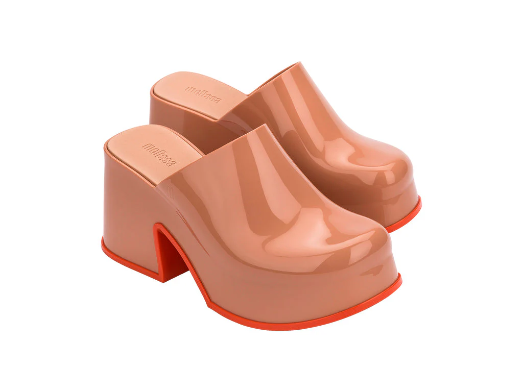 Mia - Image 5